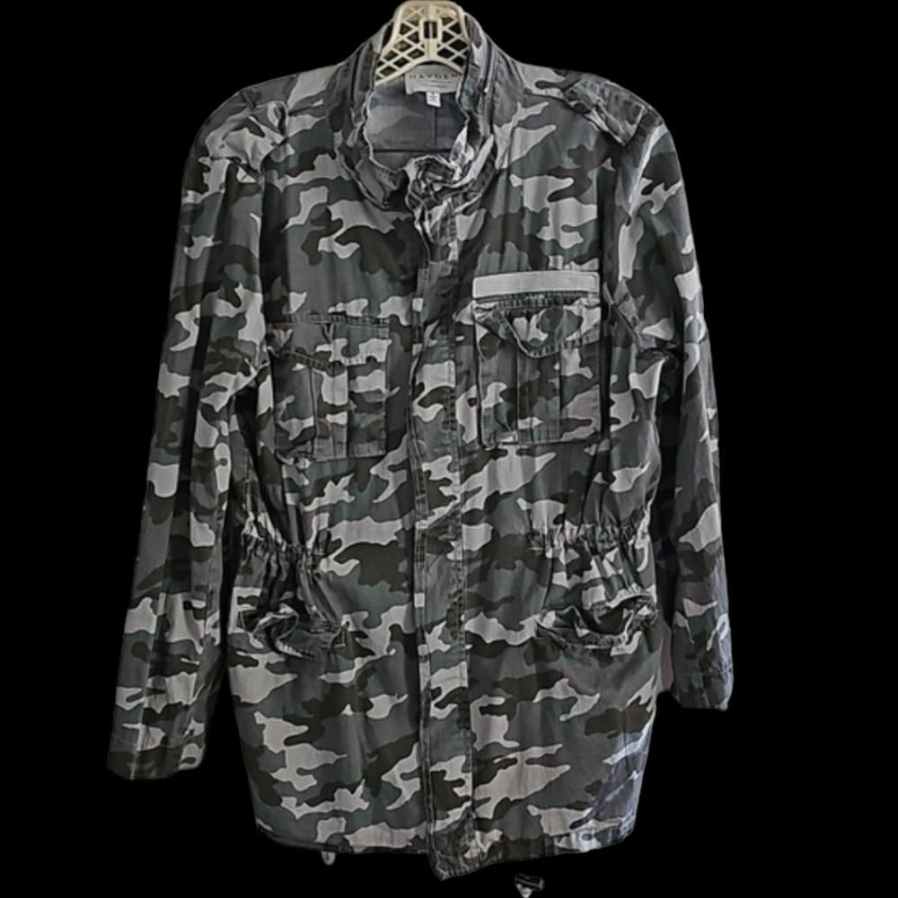 Cotton Camo Jacket w Zippers and Buttons with Pockets Size Small